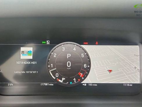 Used 2024 Land Rover Defender 110 X-Dynamic SE AWD/4WD image 37