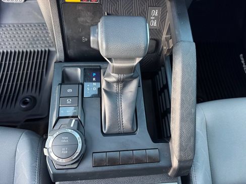 Used 2024 Toyota Tacoma SR5 AWD/4WD image 20