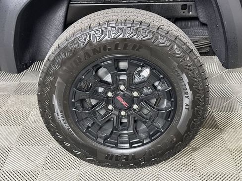 New 2026 GMC Canyon Elevation w/ Convenience Package RWD image 35