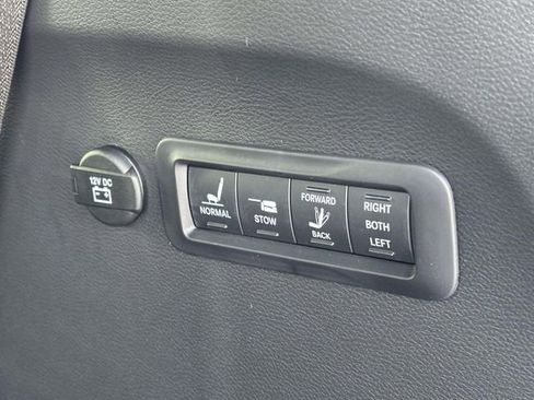 New 2026 Chrysler Pacifica Pinnacle w/ Trailer Tow Group image 36