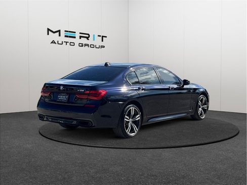 Used 2019 BMW 740i w/ M Sport Package image 9