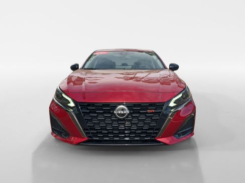 Used 2024 Nissan Altima 2.5 SR w/ SR Premium Package image 8