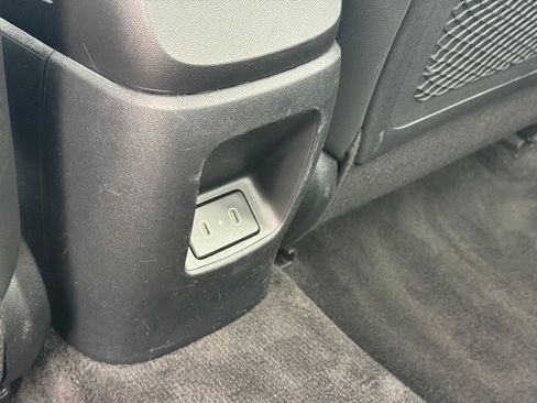 Used 2025 Hyundai Elantra Limited FWD image 11