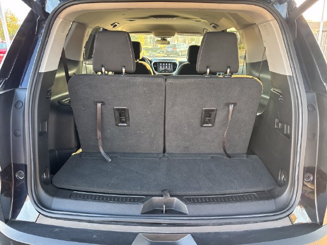 Used 2022 GMC Acadia SLE w/ Driver Convenience Package FWD image 19
