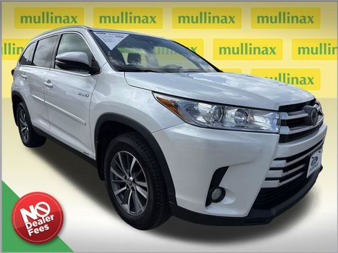 Used 2019 Toyota Highlander XLE image 1