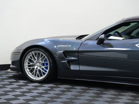 Used 2009 Chevrolet Corvette ZR1 w/ Preferred Equipment Group RWD image 21