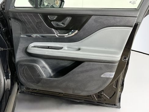 Used 2022 Lincoln Corsair AWD w/ Premium Package image 33