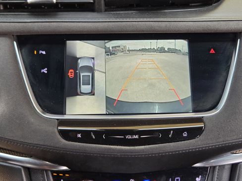Used 2017 Cadillac XT5 Platinum w/ Driver Assist Package AWD/4WD image 16