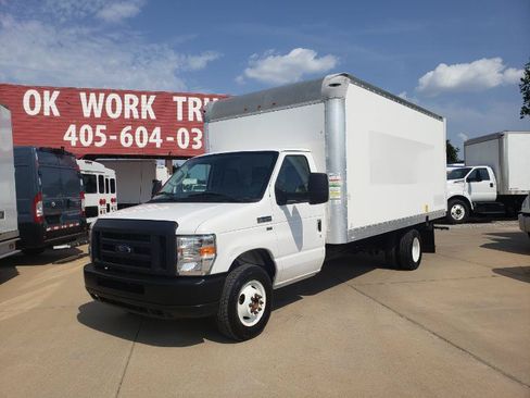 Used 2019 Ford E-350 and Econoline 350 Super Duty w/ Power Windows & Locks Group RWD image 3