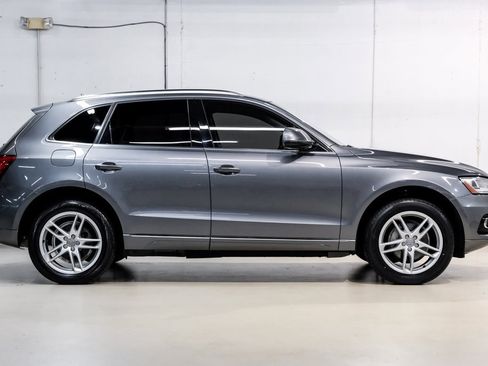 Used 2016 Audi Q5 2.0T Premium Plus w/ Technology Package image 12