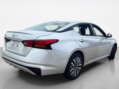 Used 2025 Nissan Altima 2.5 SV