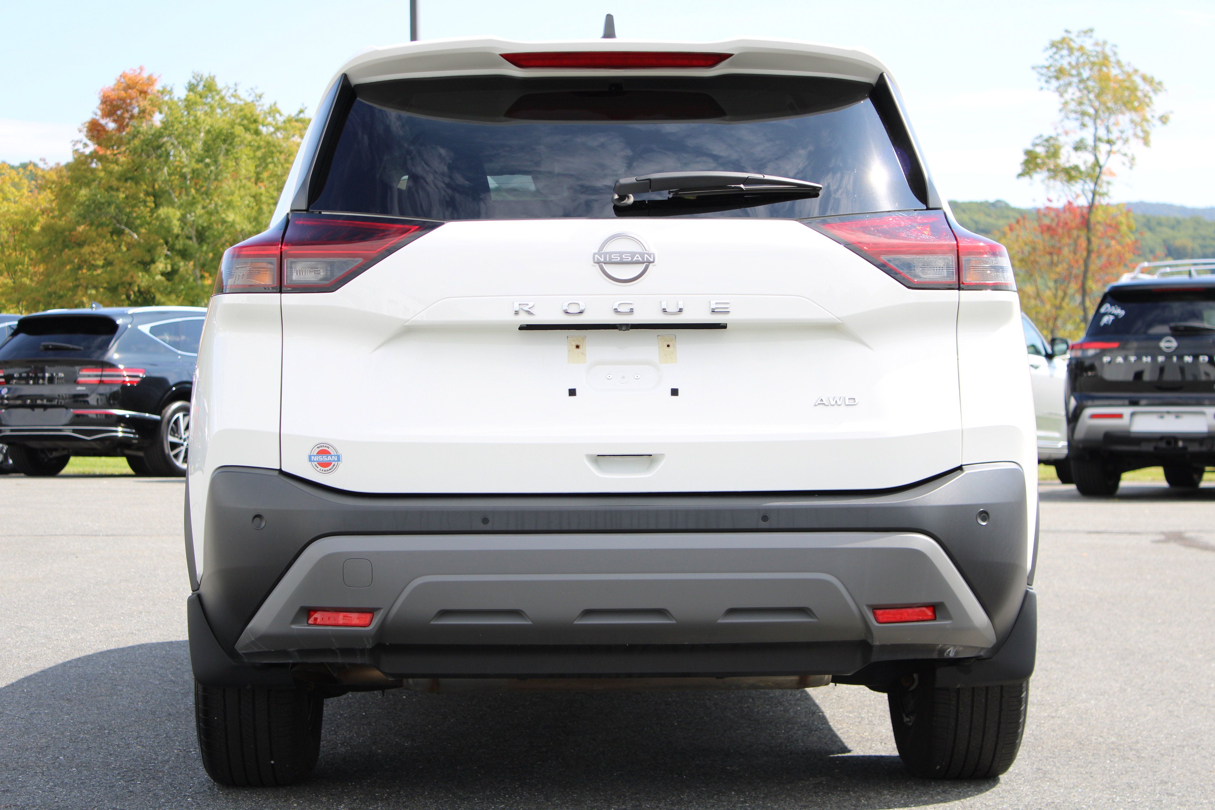Used 2023 Nissan Rogue S AWD/4WD image 8