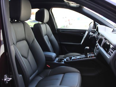 New 2026 Porsche Macan image 25