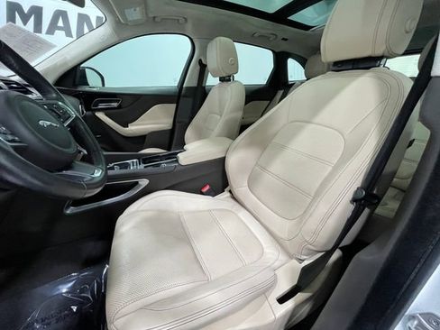 Used 2019 Jaguar F-PACE Prestige image 15