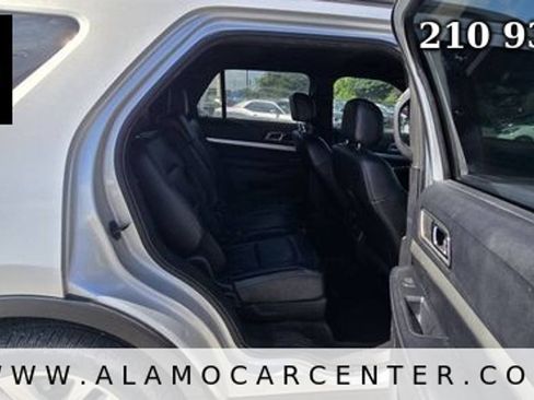 Used 2016 Ford Explorer XLT w/ Equipment Group 202A FWD image 18