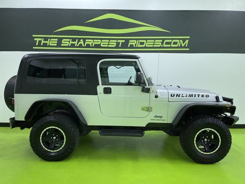 Used 2005 Jeep Wrangler Unlimited AWD/4WD image 11