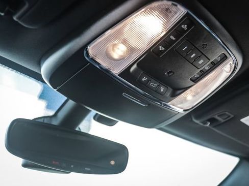 Used 2017 Jeep Grand Cherokee Overland AWD/4WD image 59