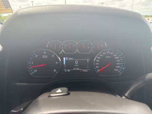 Used 2020 Chevrolet Suburban LT image 17