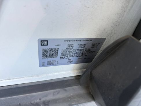 Used 2025 Chevrolet Trax LT w/ LT Convenience Package FWD image 29