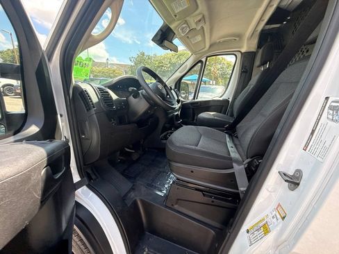 Used 2025 RAM ProMaster 2500 w/ U-Haul Equipment Group FWD image 14