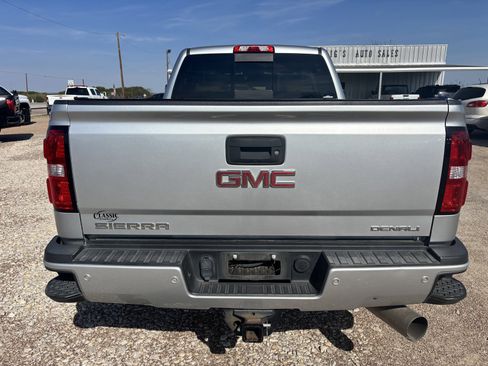 Used 2018 GMC Sierra 3500 Denali w/ Duramax Plus Package image 4