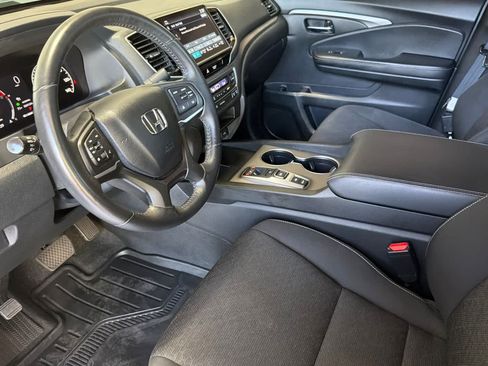 Used 2024 Honda Ridgeline Sport image 11