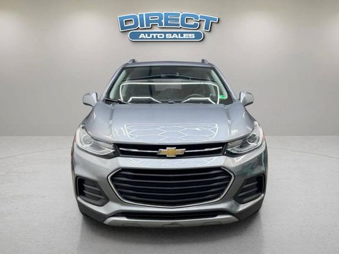 Used 2020 Chevrolet Trax LT FWD image 2