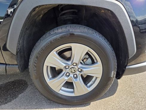 Used 2022 Toyota RAV4 LE AWD/4WD image 22