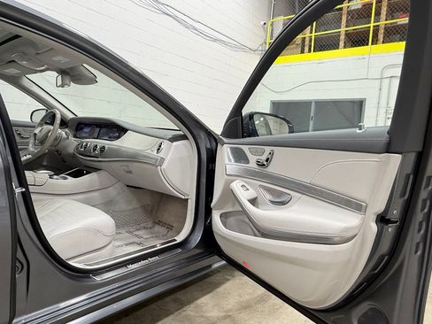 Used 2017 Mercedes-Benz S 550 4MATIC Sedan image 38