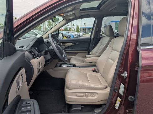 Used 2022 Honda Pilot Touring image 9