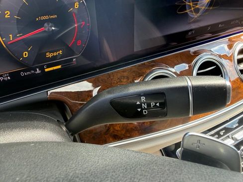 Used 2018 Mercedes-Benz E 300 4MATIC image 29