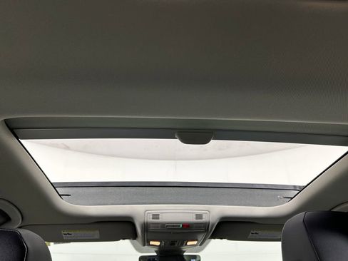 Used 2024 Volkswagen Jetta SE FWD image 18