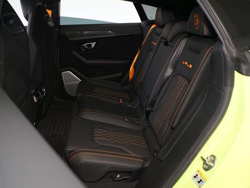 Used 2024 Lamborghini Urus Performante AWD/4WD image 38