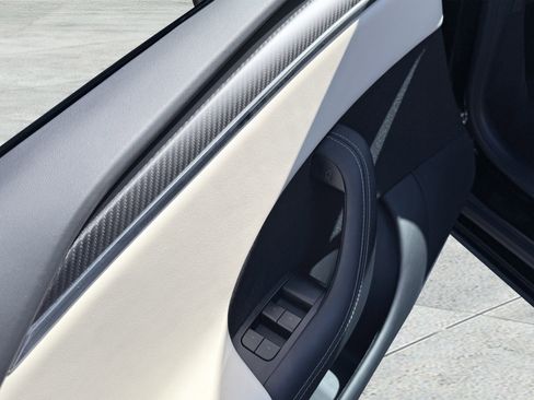 Used 2023 Tesla Model S Plaid image 71