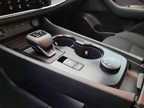 Used 2024 Nissan Rogue S image 26