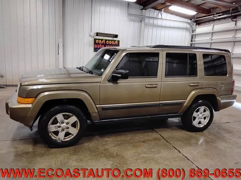 Used 2008 Jeep Commander Sport AWD/4WD image 5