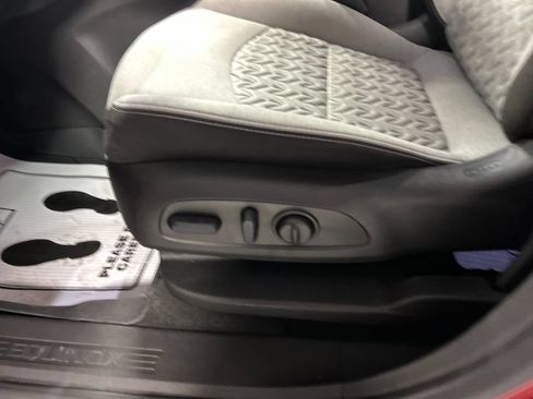 Used 2024 Chevrolet Equinox LT w/ LPO, Floor Liner Package FWD image 12