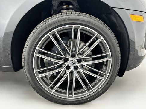 Used 2026 Porsche Macan AWD/4WD image 33