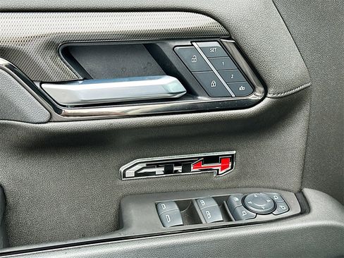 Used 2025 GMC Sierra 1500 AT4 w/ AT4 Premium Package image 21