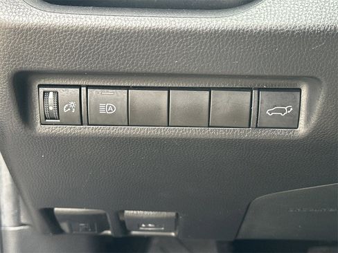 Used 2022 Toyota RAV4 XLE Premium image 35