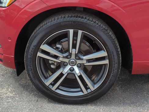 Used 2019 Volvo XC60 T5 Momentum w/ Premium Package image 11