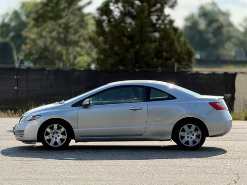 Used 2010 Honda Civic LX image 8