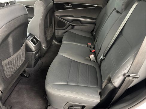 Used 2019 Kia Sorento S AWD/4WD image 14