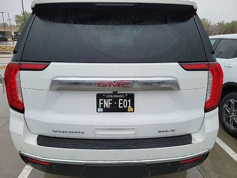 Used 2022 GMC Yukon SLT w/ SLT Luxury Package AWD/4WD image 5