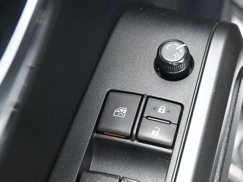 Used 2019 Toyota Tacoma TRD Off-Road image 11