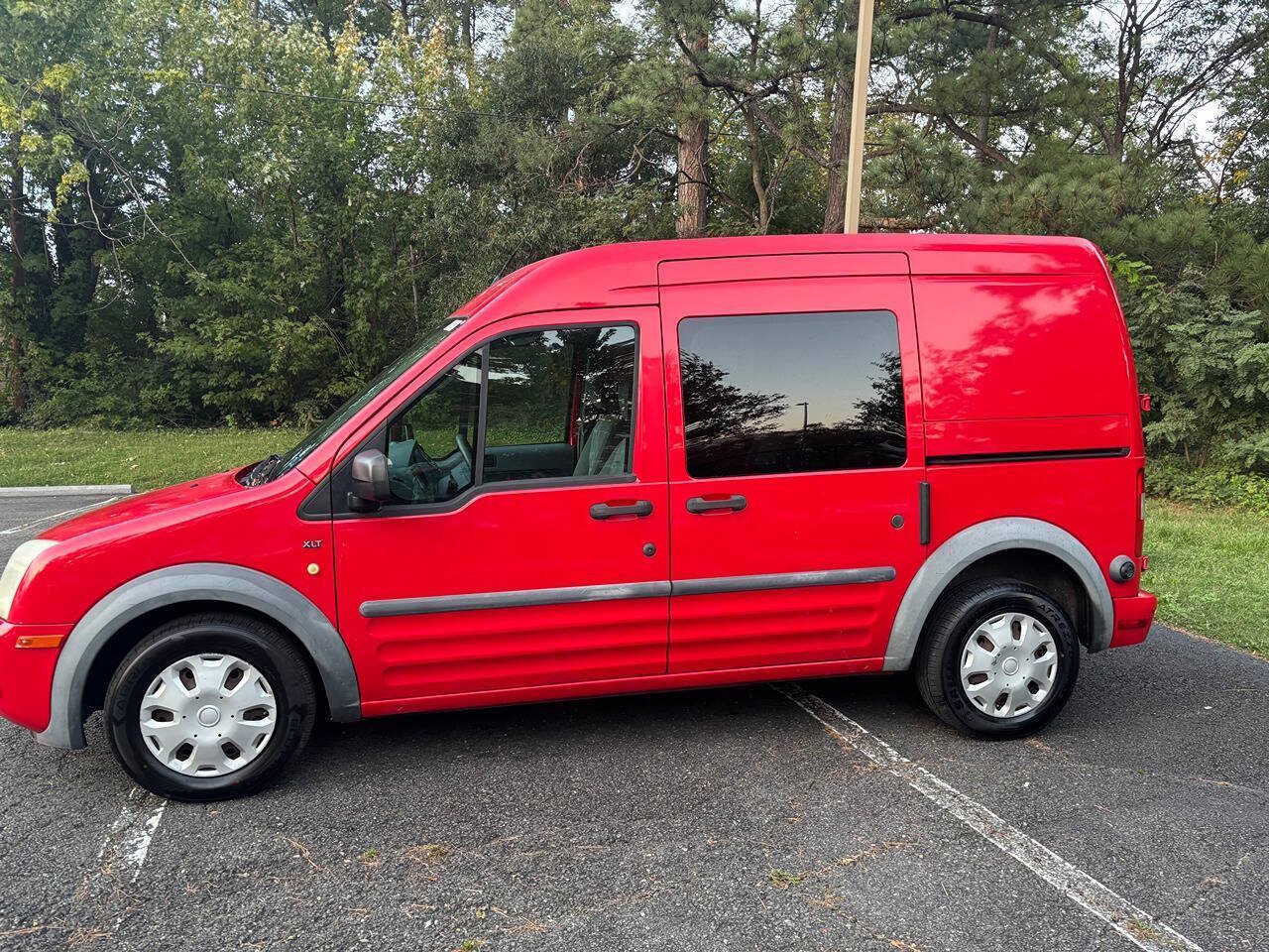 Used 2010 Ford Transit Connect XLT FWD image 3