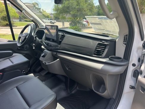 New 2023 Ford E-Transit Medium Roof image 28