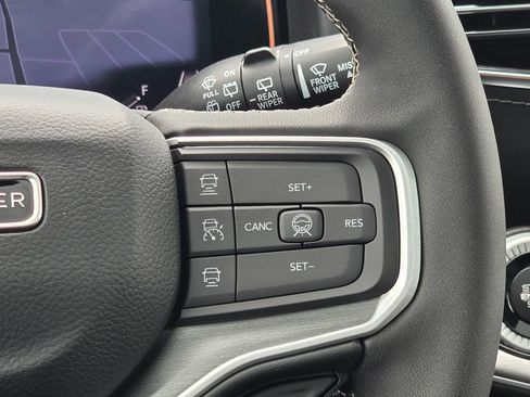 New 2026 Jeep Grand Wagoneer L Limited AWD/4WD image 19