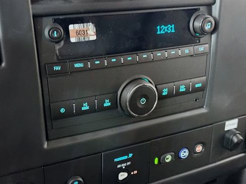New 2025 Chevrolet Express 3500 w/ Power Convenience Package image 18
