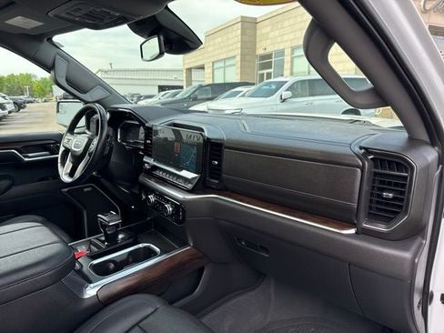 Used 2023 GMC Sierra 1500 SLT AWD/4WD image 30